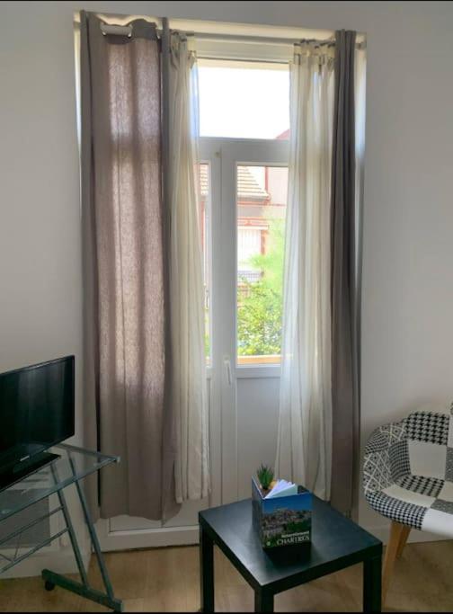 Studio 1 Chartres Gare Et Colisee A 100M Екстериор снимка